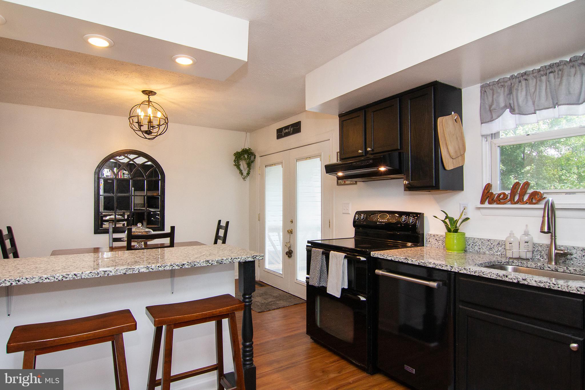 8527 Summit Road Pasadena, MD 21122 - Photo 9 of 29 Breakfast BAR adds extra seating