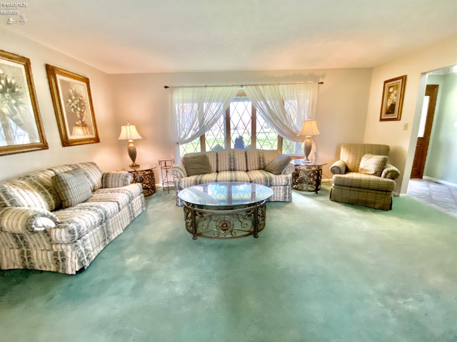 4450 Beach Club Road Port Clinton, OH 43452 - Photo 3 of 23 Gallery Image 3