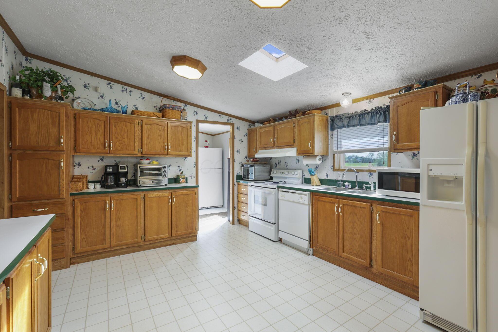 11791 Coontz Road Orient, OH 43146 - Photo 7 of 51 Kitchen
