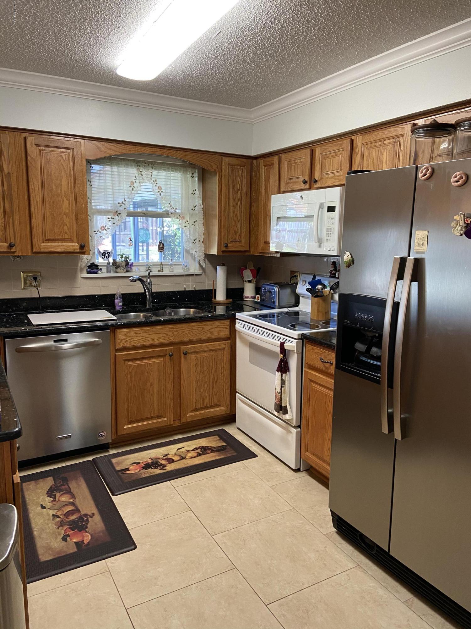 3551 Sheldon Road Orange Park, FL 32073 - Photo 5 of 16 Kitchen
