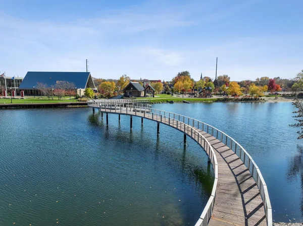 $717,000 | 1729 Oak Creek Pass, Chaska, MN 55318