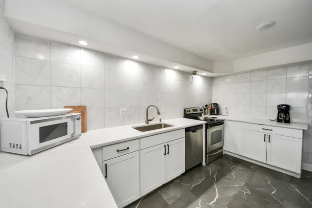 $152,000 | 4725 Indian Trail, Unit 3, Baytown, TX 77521