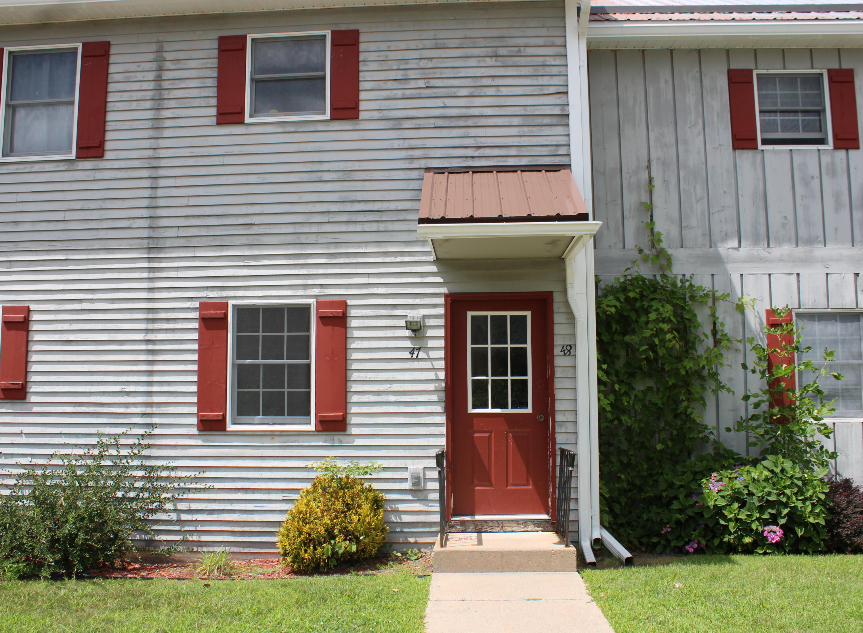 48 Seth Square Plattsburgh, NY 12901 - Photo 1 of 19 Gallery Image 1