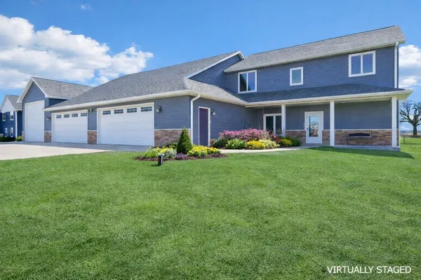 $800,000 | W2821 Fonda Lane, Belleville, WI 53508