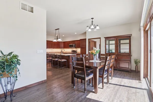 $800,000 | W2821 Fonda Lane, Belleville, WI 53508