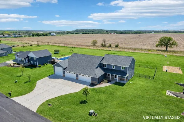 $800,000 | W2821 Fonda Lane, Belleville, WI 53508