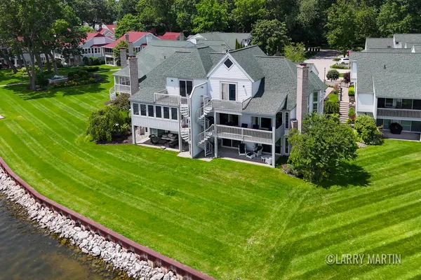 $1,295,000 | 16952 Landing Drive, Spring Lake, MI 49456