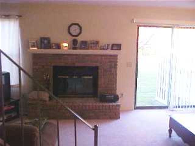 629 Byron Court Rochester, MI 48307 - Photo 5 of 11 31079521-4.JPG
