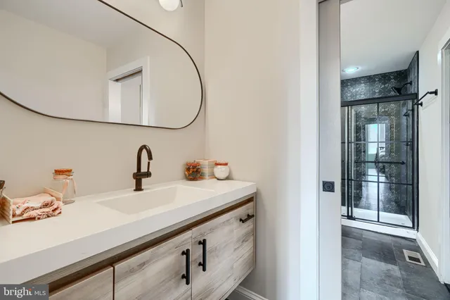 $3,900 | 2630 East Baltimore Street, Baltimore, MD 21224