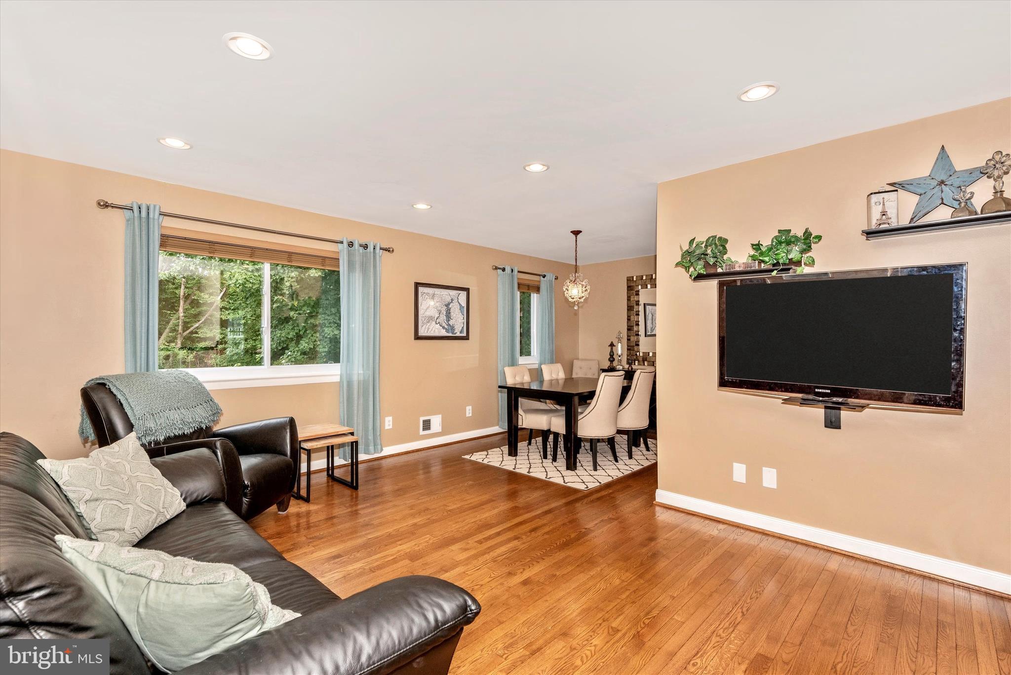 17217 Hoskinson Road Poolesville, MD 20837 - Photo 4 of 49