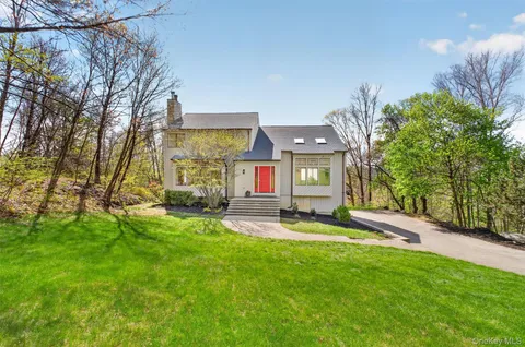 $825,000 | 7 Chardonnay Road, Cortlandt Manor, NY 10567