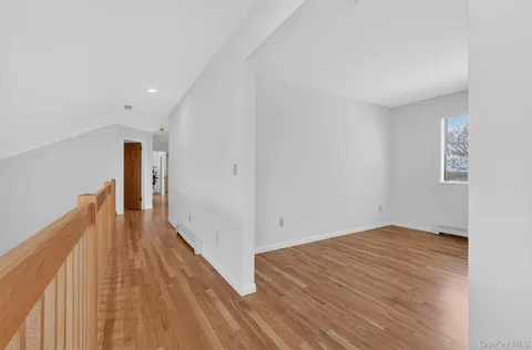 $825,000 | 7 Chardonnay Road, Cortlandt Manor, NY 10567