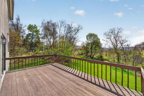 $825,000 | 7 Chardonnay Road, Cortlandt Manor, NY 10567