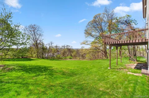 $825,000 | 7 Chardonnay Road, Cortlandt Manor, NY 10567