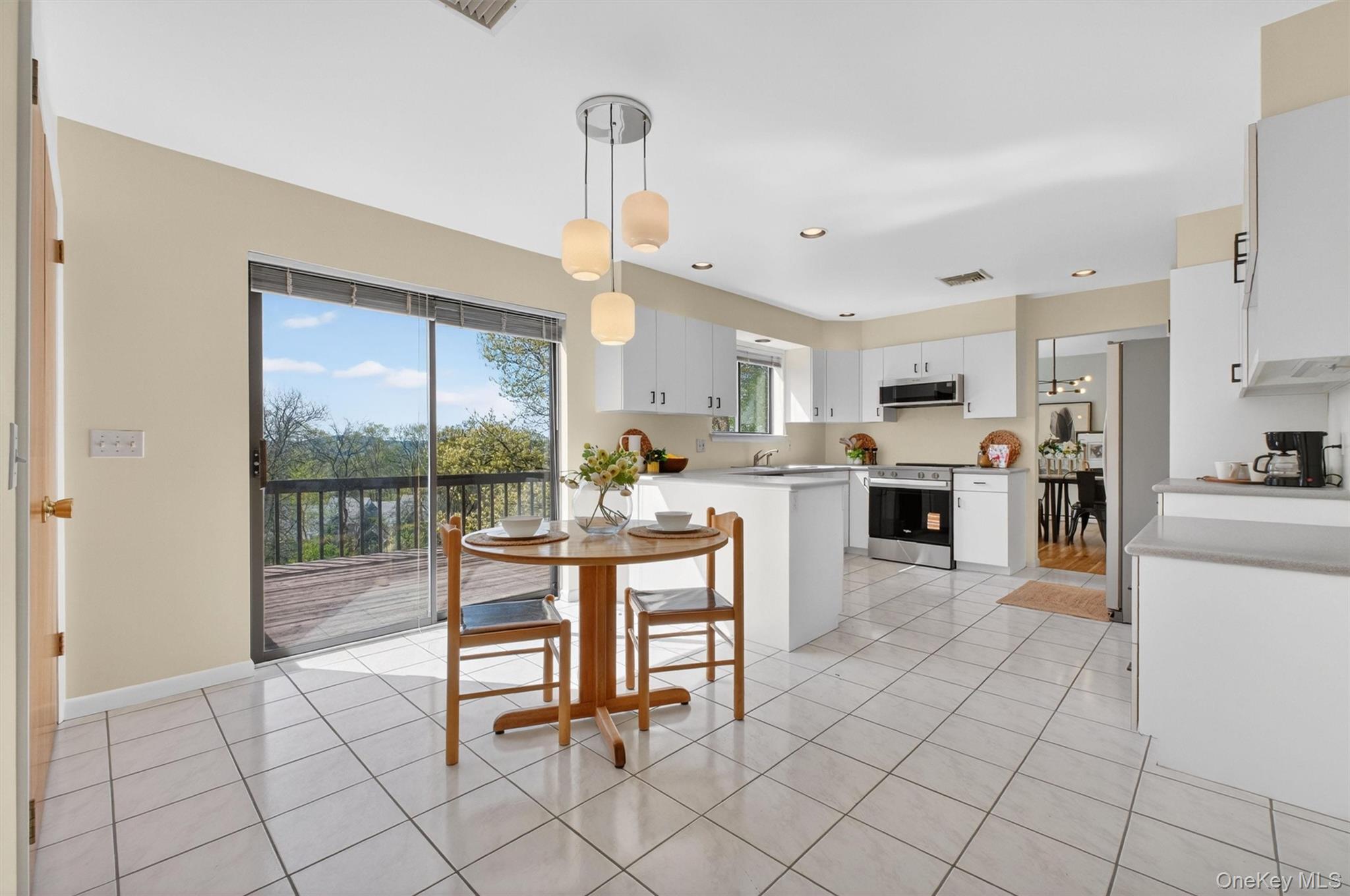 7 Chardonnay Road Cortlandt Manor, NY 10567 - Photo 7 of 35