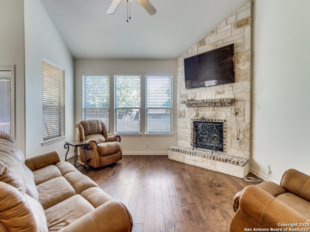 8702 Elkhorn Knoll Boerne, TX 78015 - Photo 4 of 25