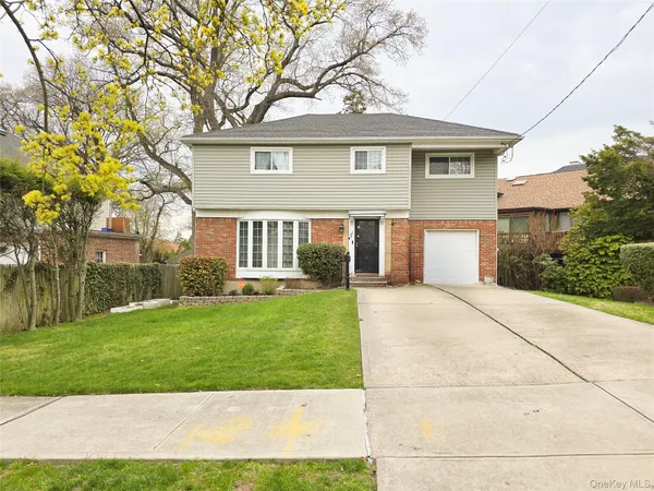 $1,398,888 | 241-11 52nd Avenue | Douglaston