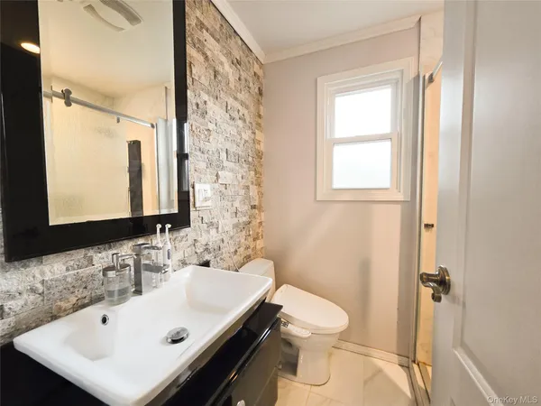 $1,398,888 | 241-11 52nd Avenue | Douglaston