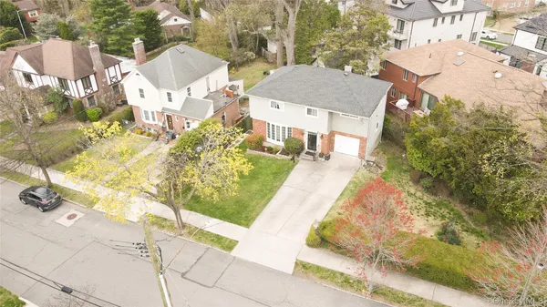 $1,398,888 | 241-11 52nd Avenue | Douglaston