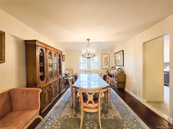$1,398,888 | 241-11 52nd Avenue | Douglaston
