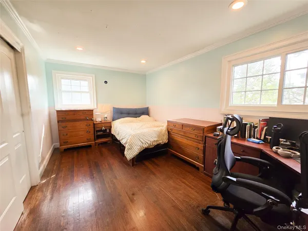 $1,398,888 | 241-11 52nd Avenue | Douglaston