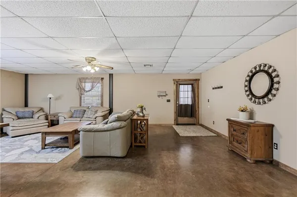 $575,000 | 3014 West 4th Street, Pittsburg, KS 66762