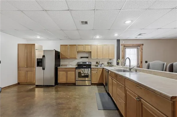 $575,000 | 3014 West 4th Street, Pittsburg, KS 66762