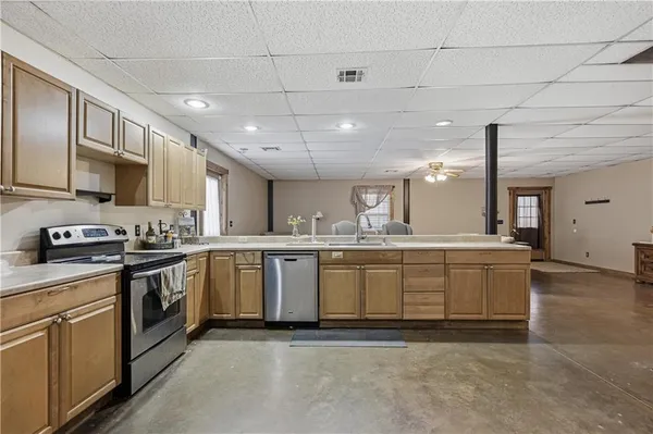 $575,000 | 3014 West 4th Street, Pittsburg, KS 66762