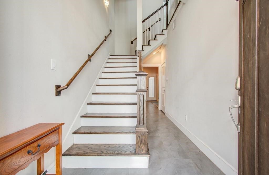 243 West 27th Street Houston, TX 77008 - Photo 25 of 31 a view of entryway