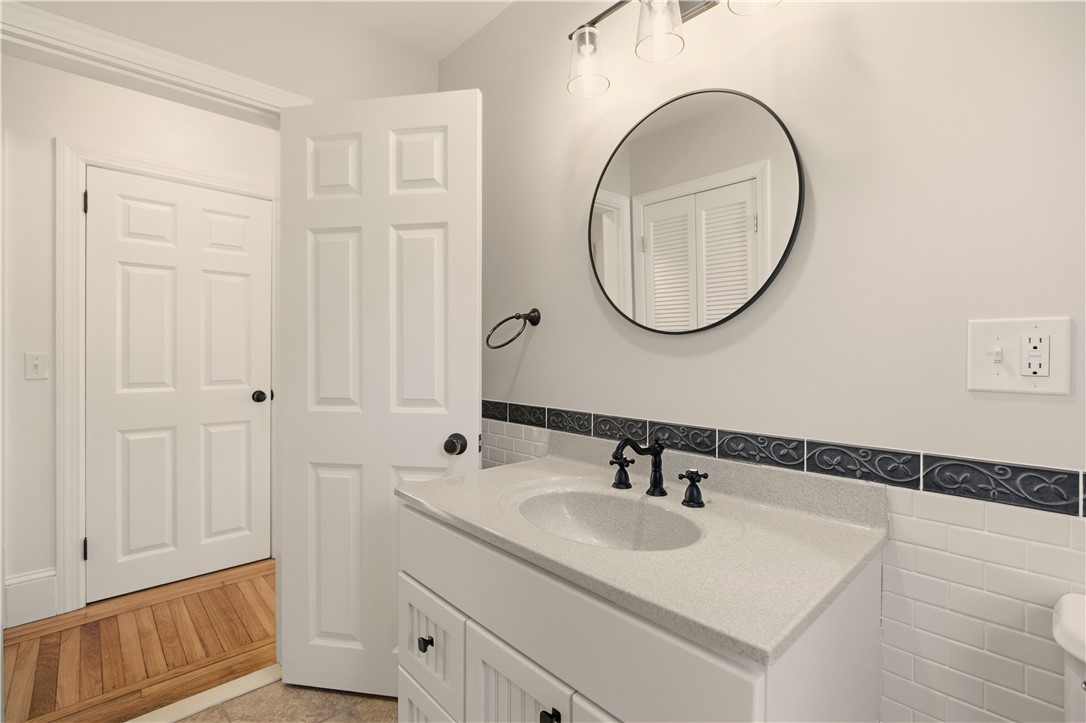 128 Ruggles Avenue Newport, RI 02840 - Photo 14 of 32 Gallery Image 14