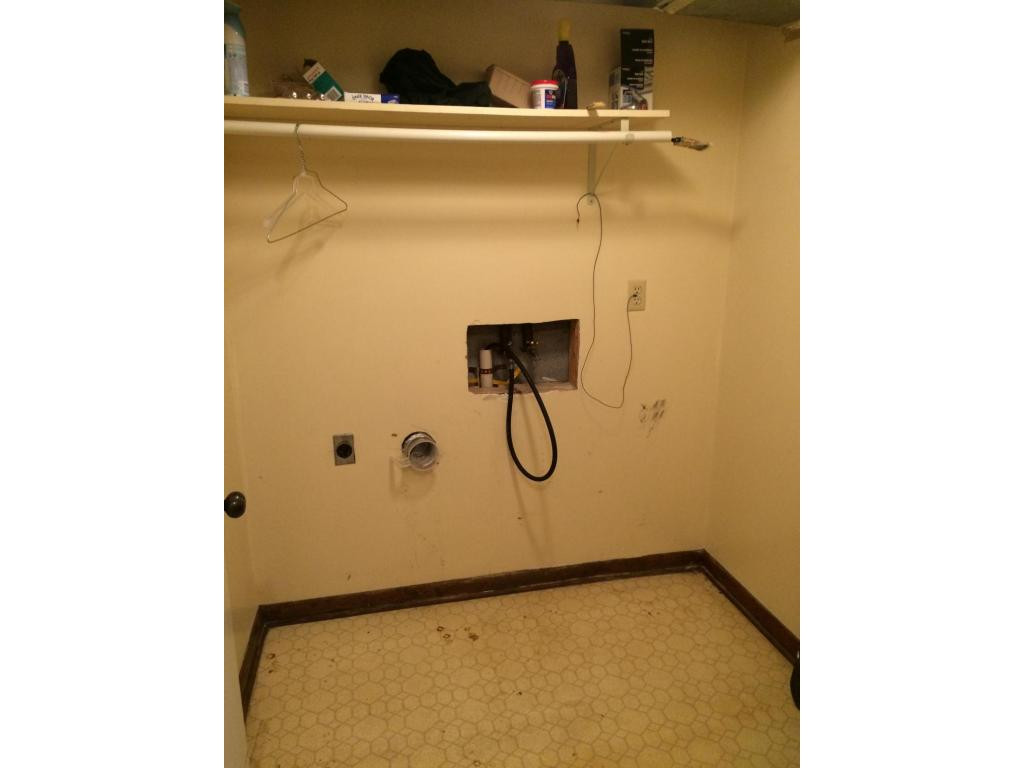 1198 Old Shiloh Road Greeneville, TN 37745 - Photo 15 of 21 Laundry Area