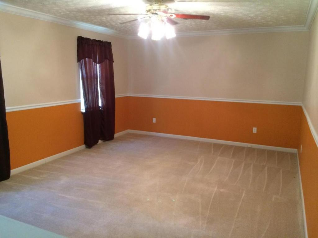 1198 Old Shiloh Road Greeneville, TN 37745 - Photo 4 of 21 Living Room