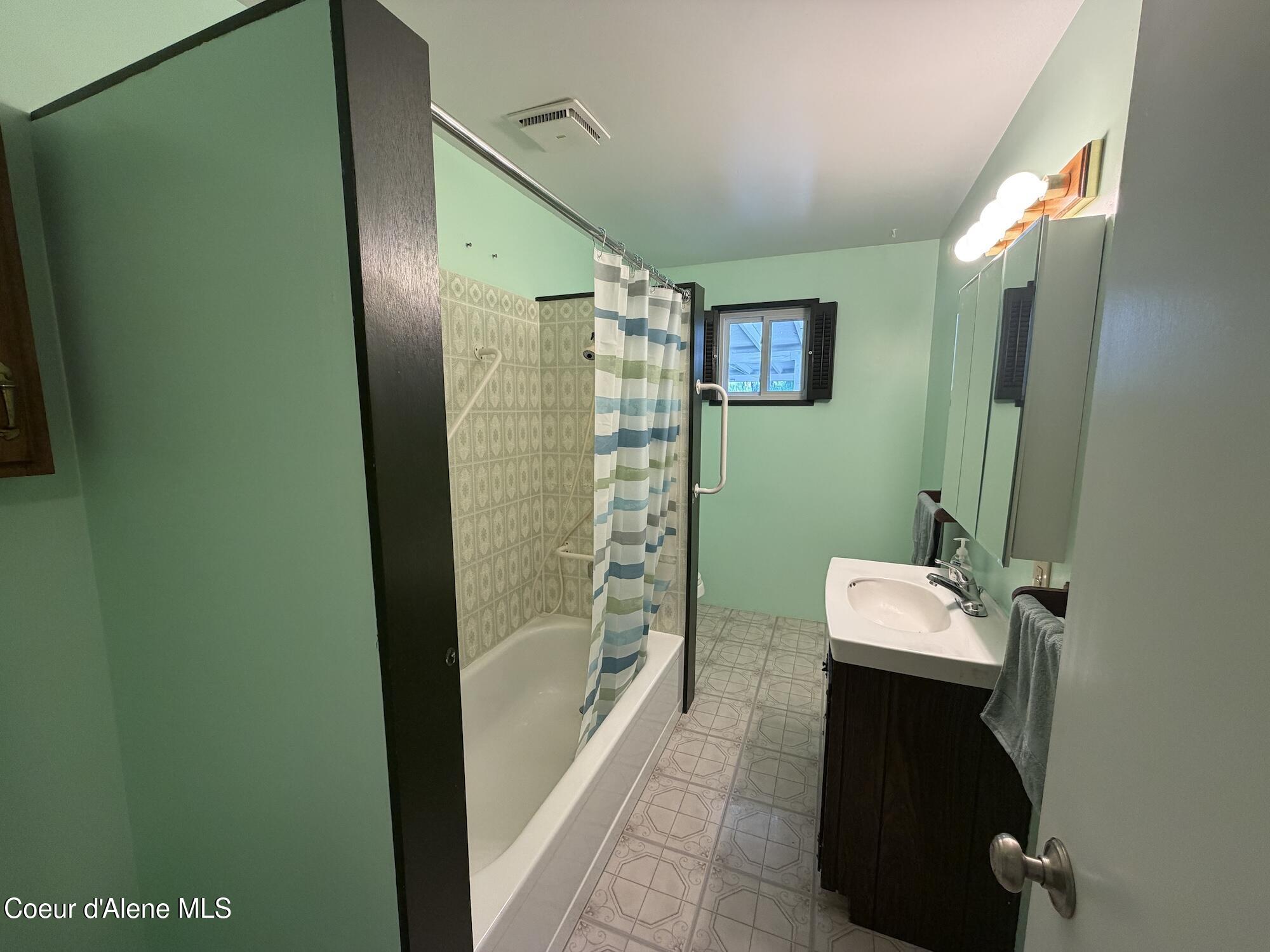 43184 Silver Valley Road Kingston, ID 83839 - Photo 23 of 37 bath1-1