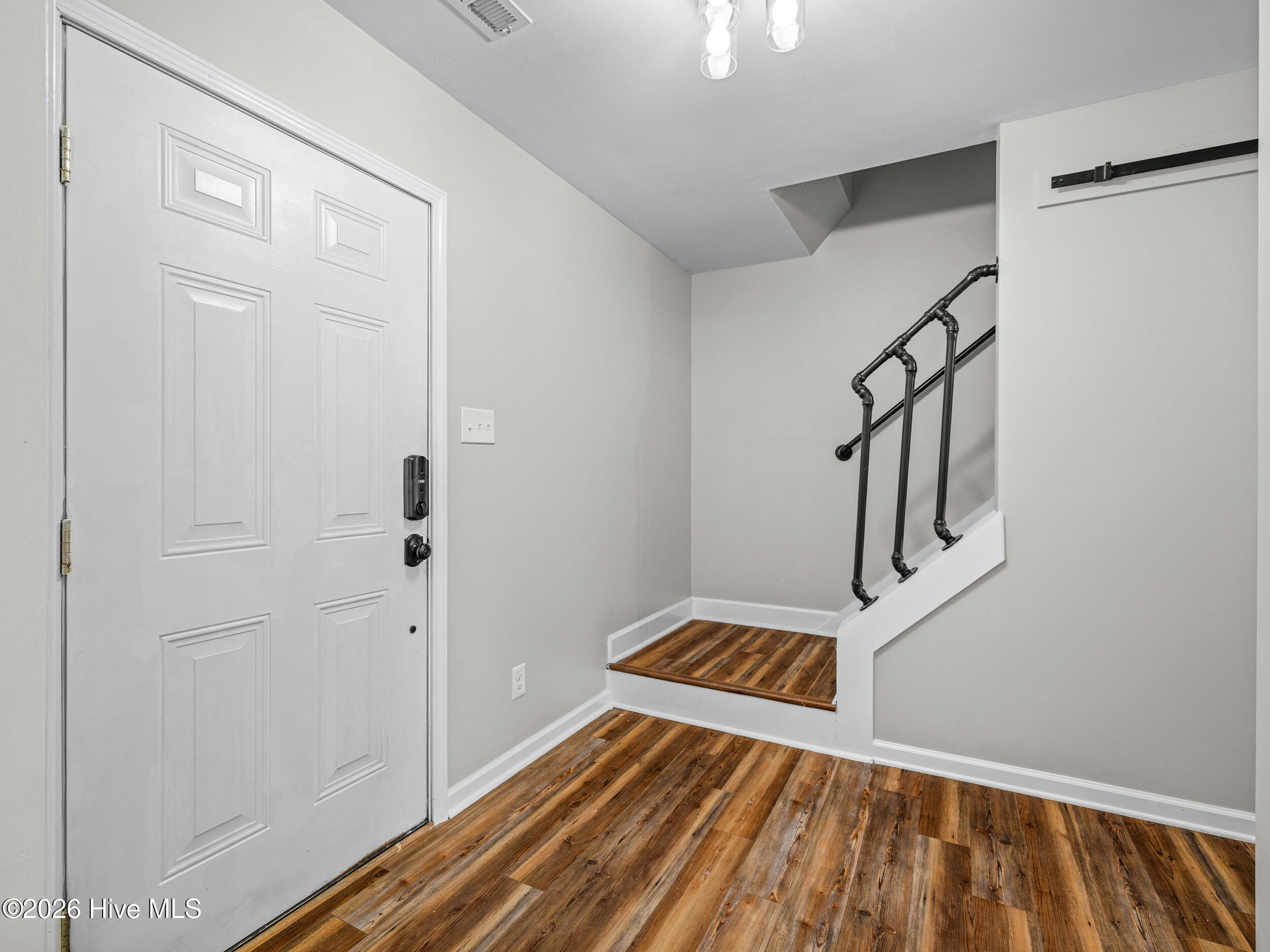 305 Rivers Edge Court Jacksonville, NC 28540 - Photo 3 of 37