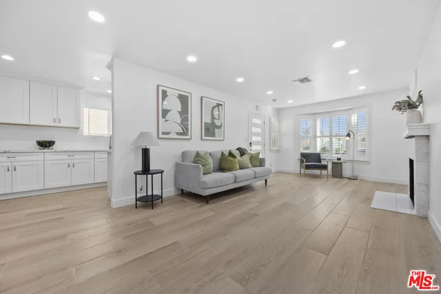 $1,199,000 | 4243 West 58th Place, Los Angeles, CA 90043