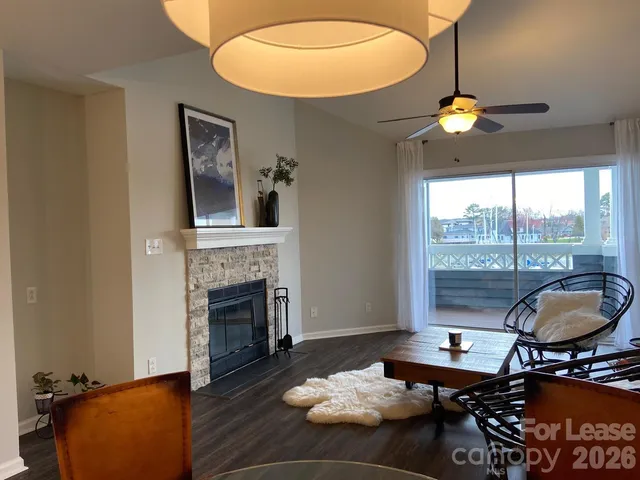 $2,150 | 18711 Vineyard Point Lane, Cornelius, NC 28031