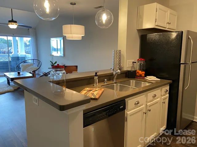 $2,150 | 18711 Vineyard Point Lane, Cornelius, NC 28031