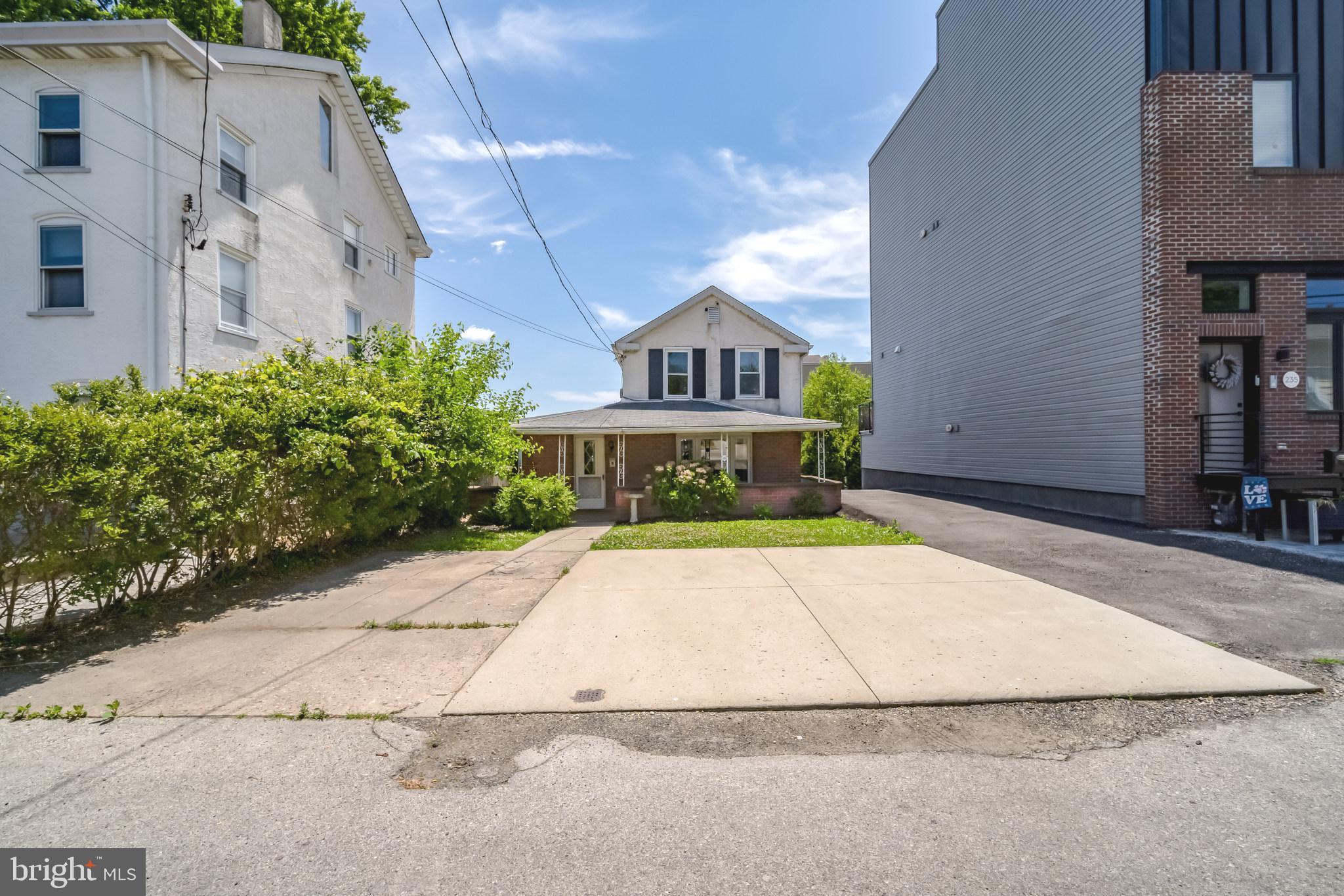 239 Lemonte Street Philadelphia, PA 19128 - Photo 1 of 27