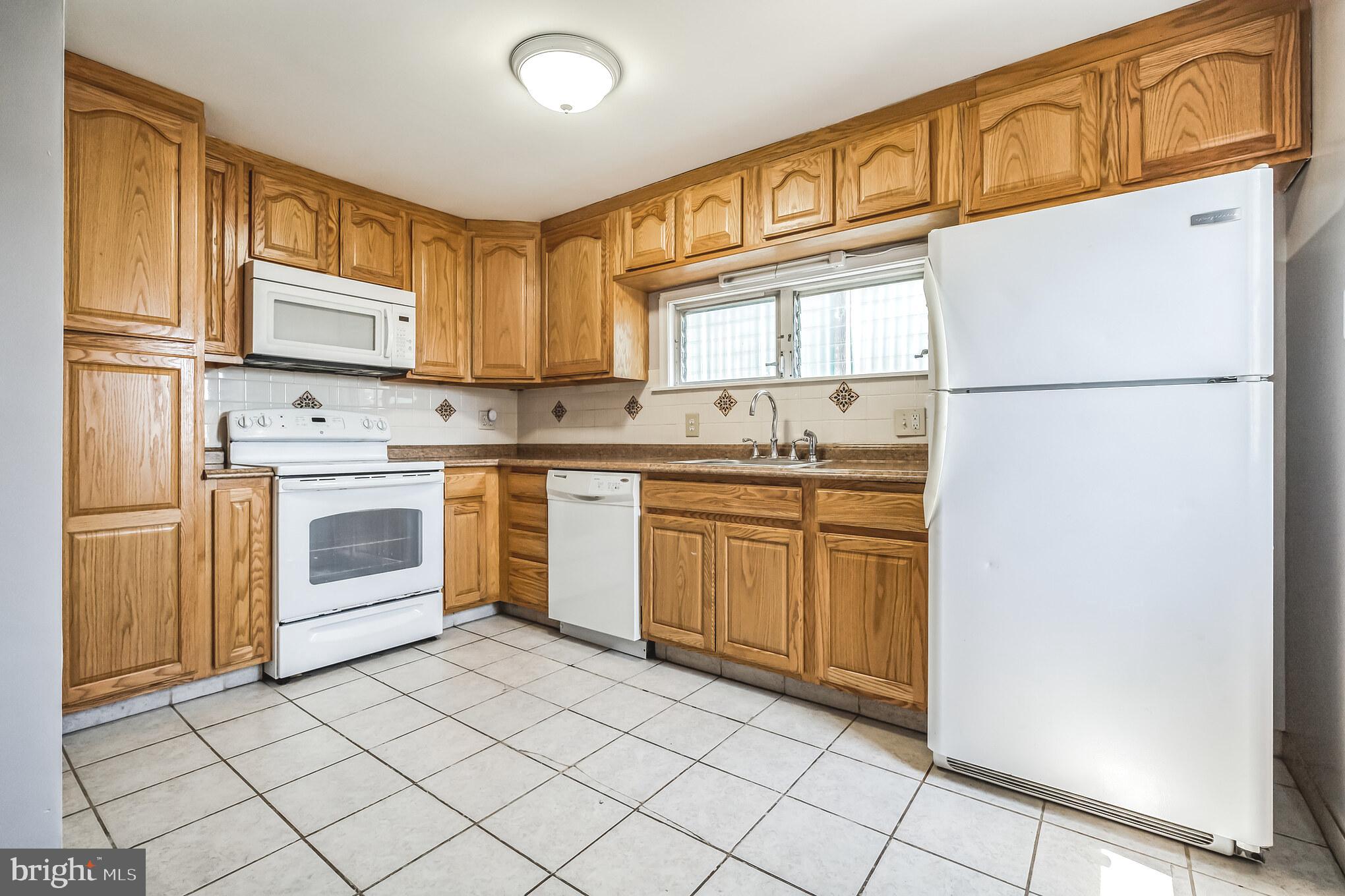 239 Lemonte Street Philadelphia, PA 19128 - Photo 13 of 27