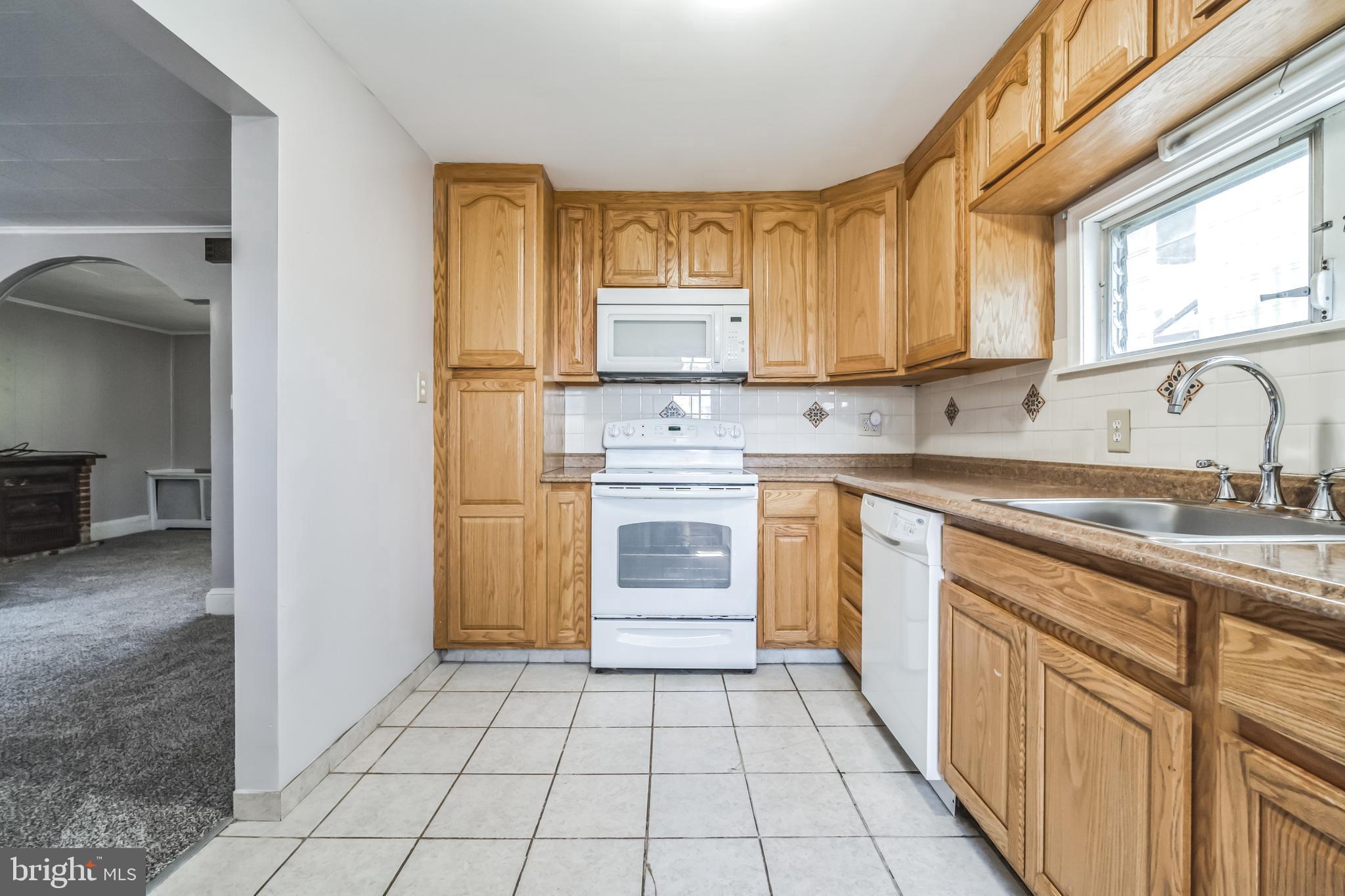 239 Lemonte Street Philadelphia, PA 19128 - Photo 14 of 27