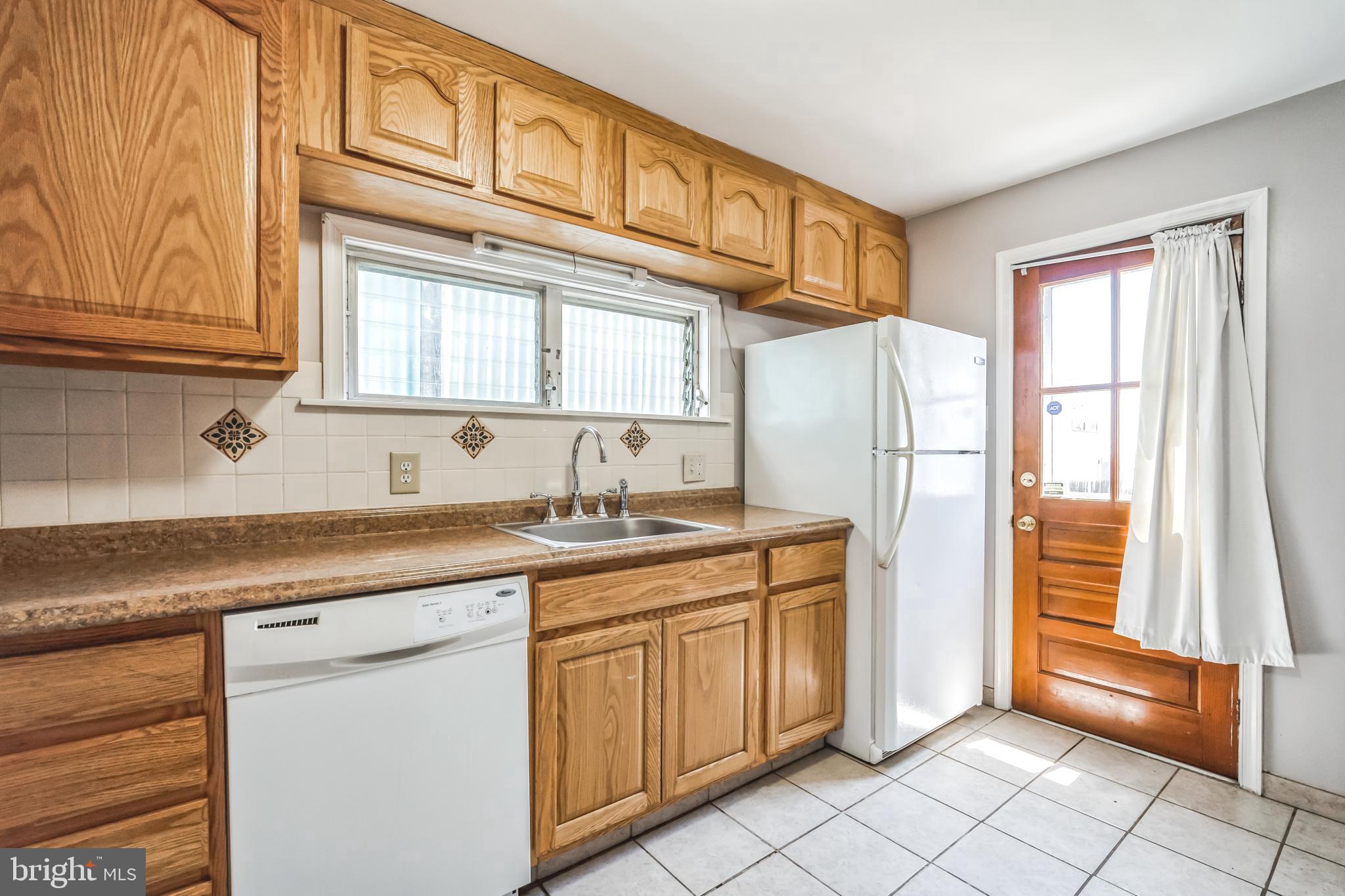 239 Lemonte Street Philadelphia, PA 19128 - Photo 15 of 27