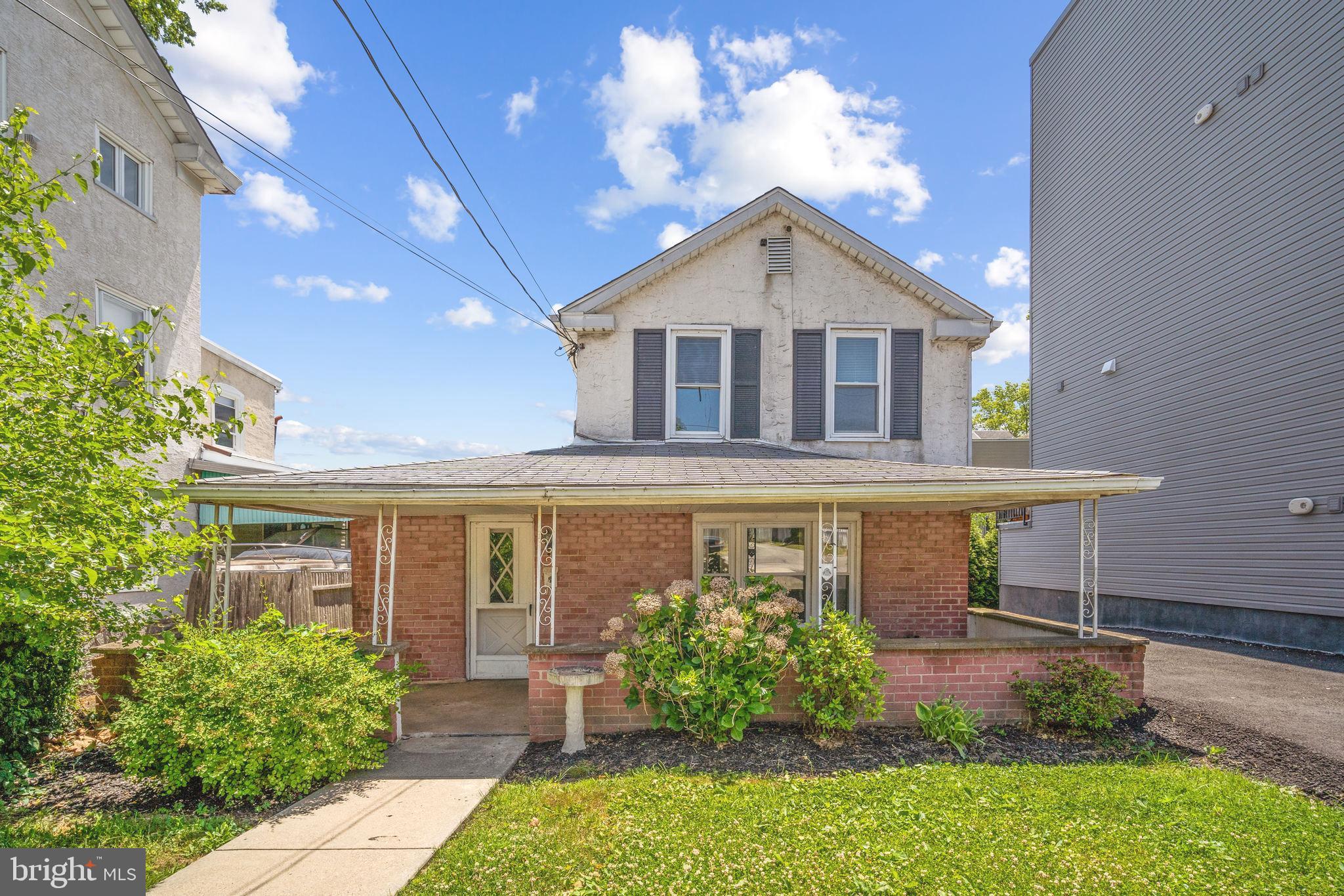 239 Lemonte Street Philadelphia, PA 19128 - Photo 2 of 27