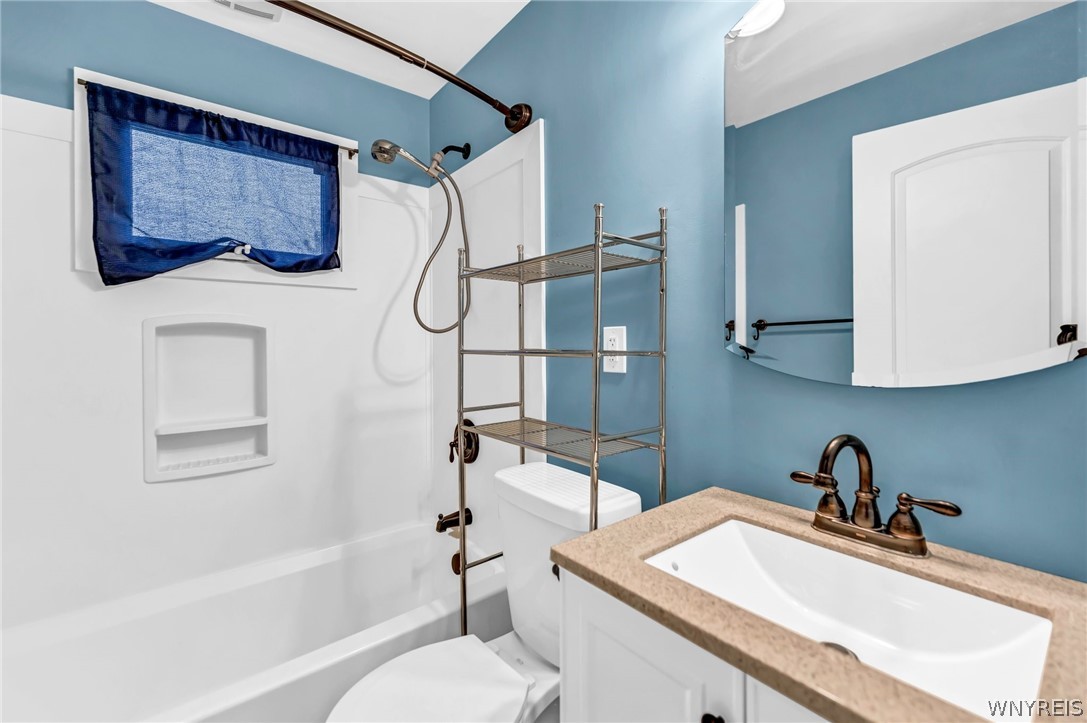 22 Hillside Drive Amherst, NY 14221 - Photo 13 of 35