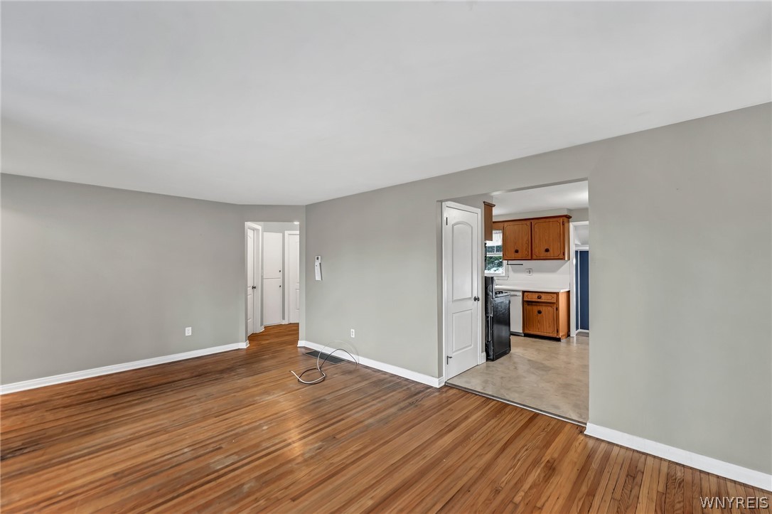 22 Hillside Drive Amherst, NY 14221 - Photo 7 of 35