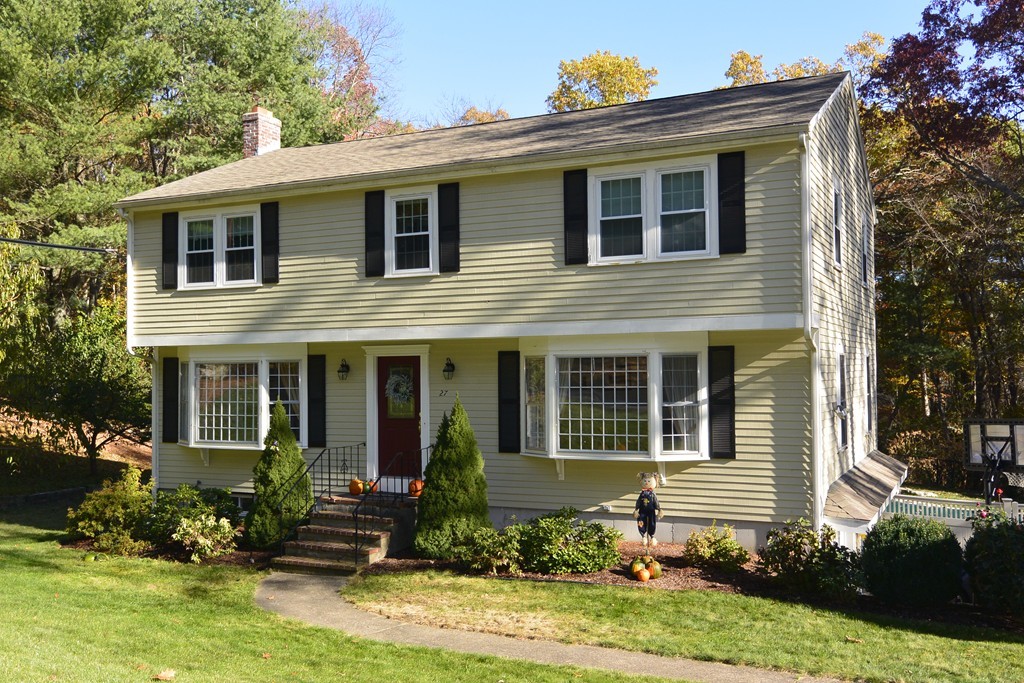 27 Lee Road Medfield, MA 02052 - Photo 1 of 26 Gallery Image 1