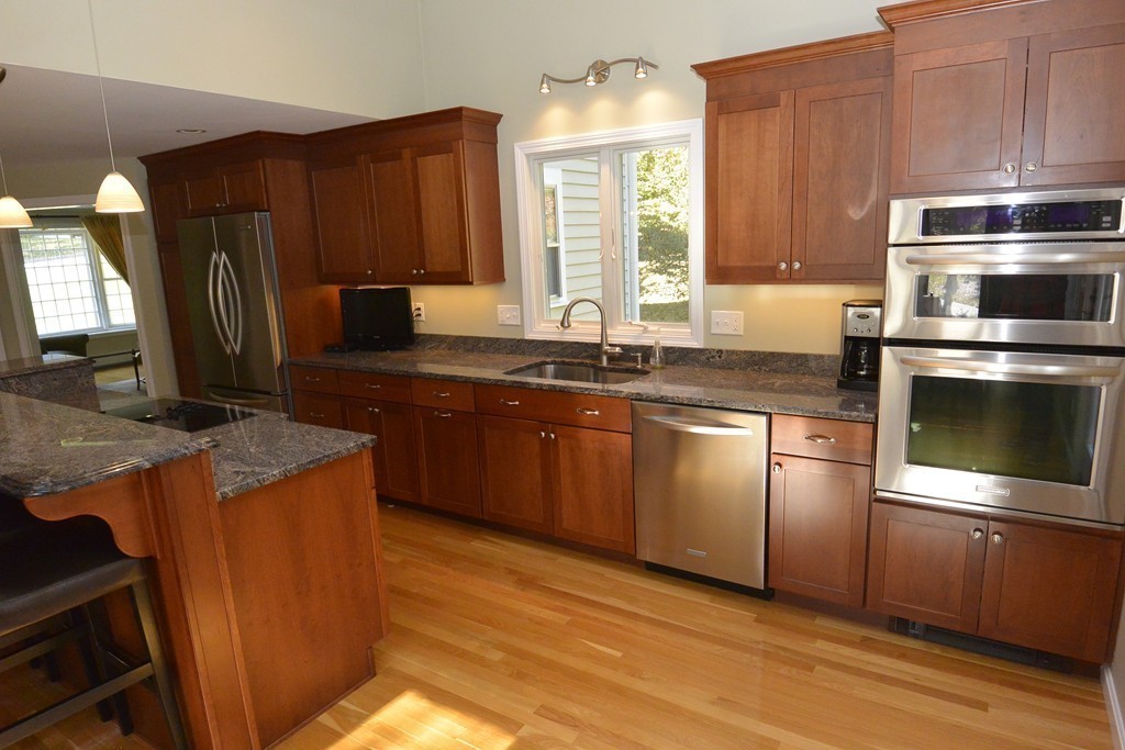 27 Lee Road Medfield, MA 02052 - Photo 8 of 26 Gallery Image 8