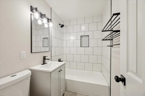 $1,775 | 6731 London Street, Houston, TX 77021