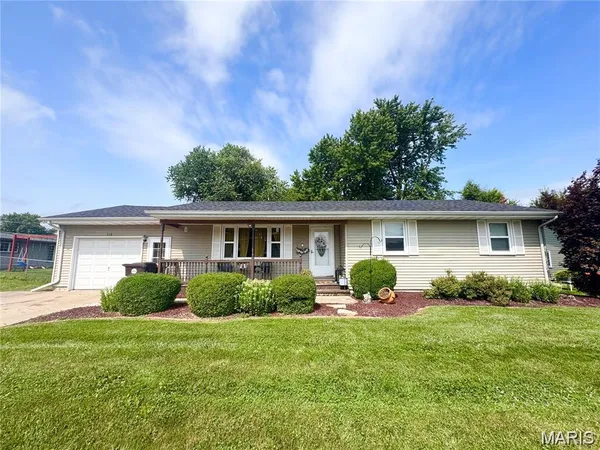 $208,000 | 318 South Breckenridge Avenue, Palmyra, MO 63461