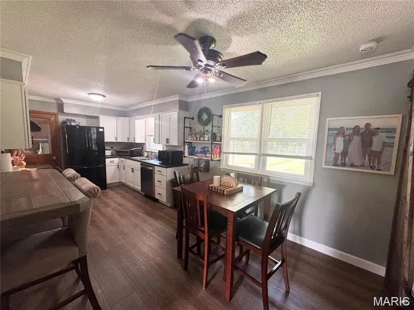 $208,000 | 318 South Breckenridge Avenue, Palmyra, MO 63461