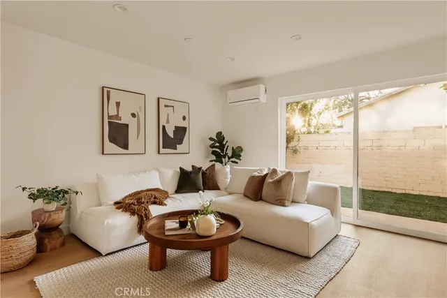 $1,889,000 | 6441 Satsuma Avenue, North Hollywood, CA 91606